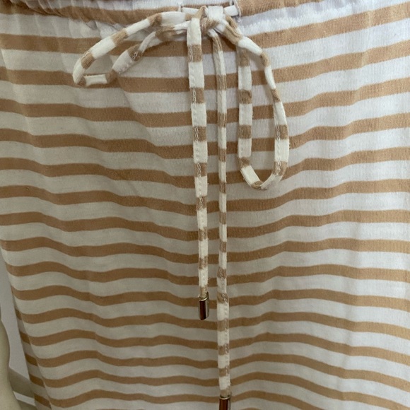 High lo dress with sheer detailing - Picture 3 of 4